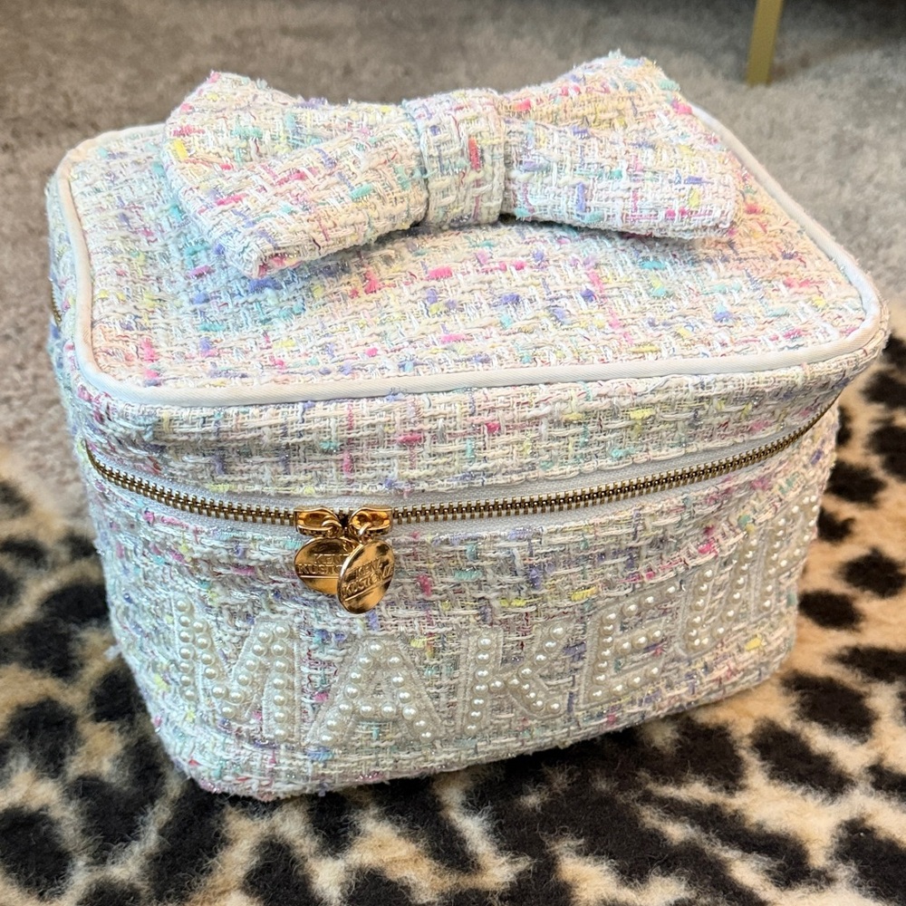 Chic Tweed Makeup Bag with Gold Zipper and Bow Accent